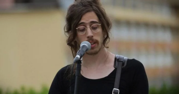 4 Cantores Indie Brasileiros que você precisa conhecer