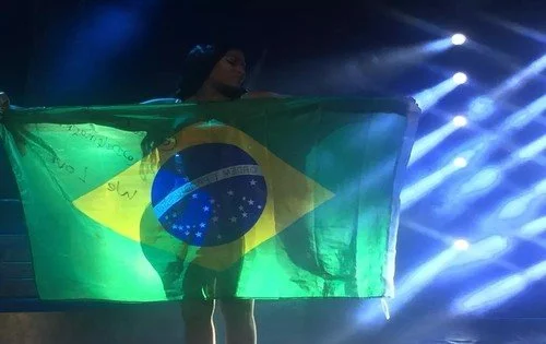 Nicki Minaj toca "Vai Malandra" em show único no Brasil!