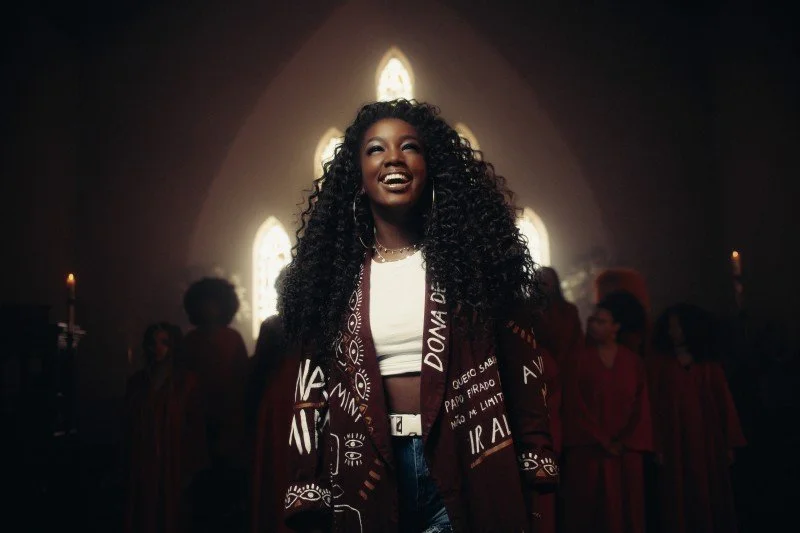 “DONA DE MIM | MULHERES QUE INSPIRAM”: VEM ASSISTIR AO MINIDOC DA IZA!