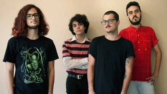 "Give Up, I'm Not Into You", vem ver o novo clipe da banda Carmen