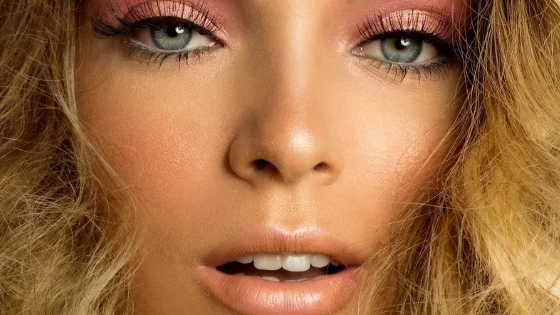 Especialista ensina como preparar a pele para a maquiagem no Verão