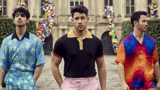 Eles voltaram! Relembre momentos dos Jonas Brothers