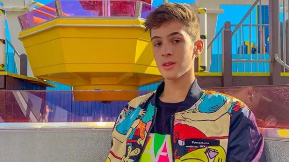 João Guilherme curte Los Angeles com Nah Cardoso e PeLu