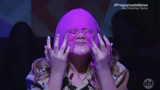 'Programa da Maisa' teve banho slime e papo sério