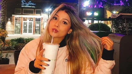 Bianca Alencar comemora 1 milhão de inscritos na Disney!