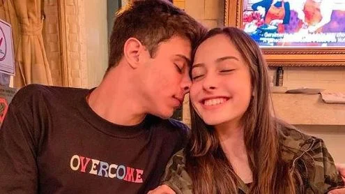 Juju Franco está namorando! Vem ver como foi o pedido