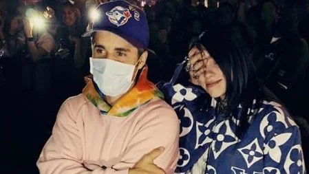 Billie Eilish realiza sonho de conhecer Justin Bieber