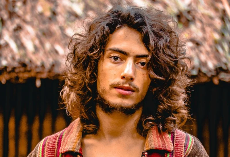 Ator de 'Sétimo Guardião', Jaffar Bambirra lança single e clipe