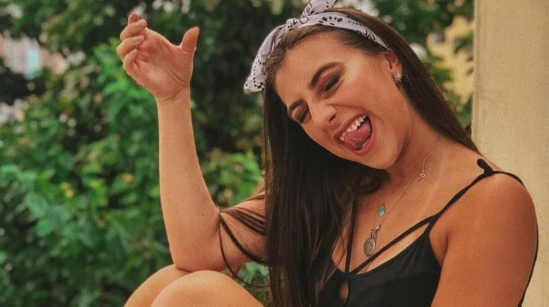 Bia Herrero dá dicas incríveis de como usar lenço no visual