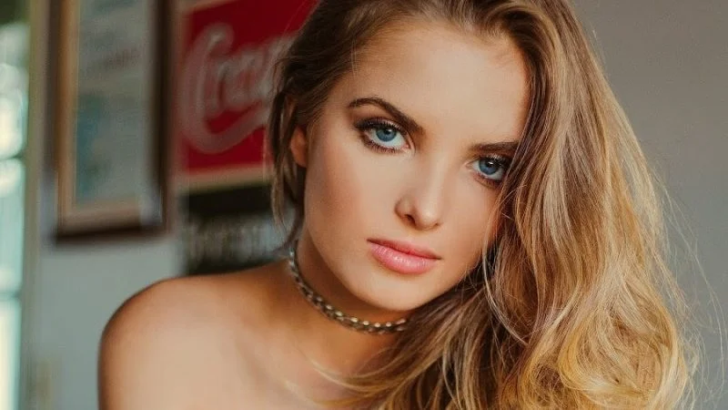 Giovanna Chaves trolla seus seguidores aparecendo morena