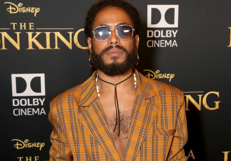 Ícaro Silva marca presença na premiere mundial de 'O Rei Leão'