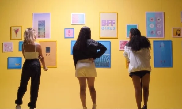 Clipe ‘Flashback’ das BFF Girls é todo colorido, retrô e romântico
