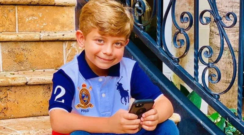 Com apenas 8 anos, influencer mirim vem chamando atenção pela sua fofura e carisma