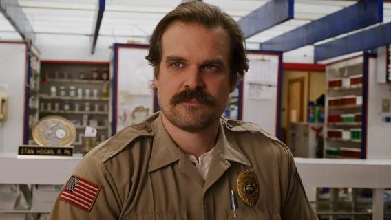Insta de David Harbour pode ter pistas sobre o futuro de Hopper em 'Stranger Things'