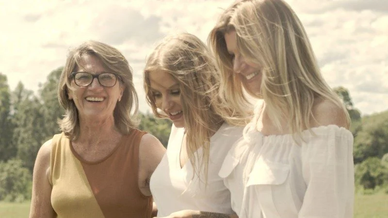 Luísa Sonza dedica o clipe de "Eliane" a todas as mulheres