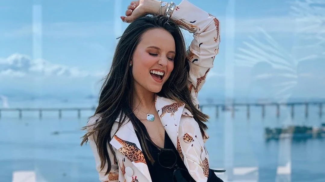 Larissa Manoela já está gravando seu primeiro filme com a Netflix