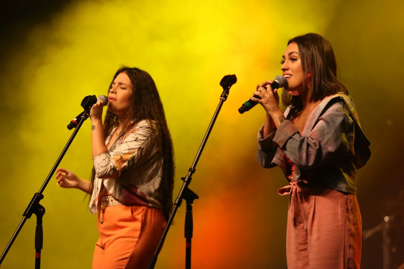 “Vocês acharam que não ia ter resposta de funk hoje?“ Carol e Vitoria arrasam com versões de hits machistas