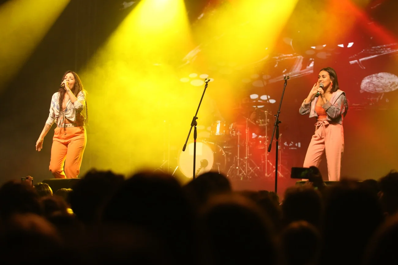 “Foi surreal!”, surpreendem-se Carol & Vitoria sobre o público no Festival Teen