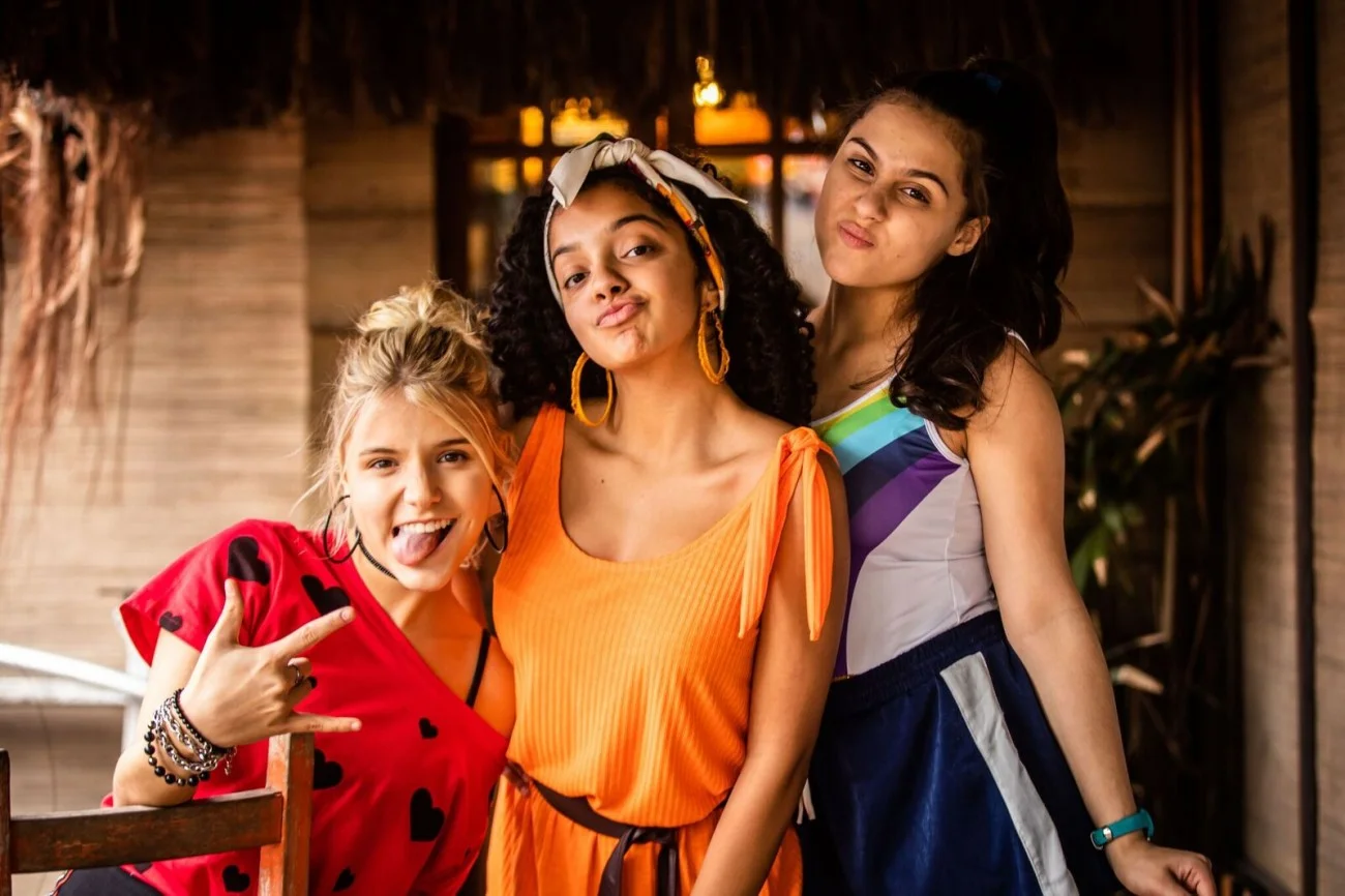 BFF Girls sonham ser cantoras de sucesso no filme ‘O Melhor Verão das Nossas Vidas’