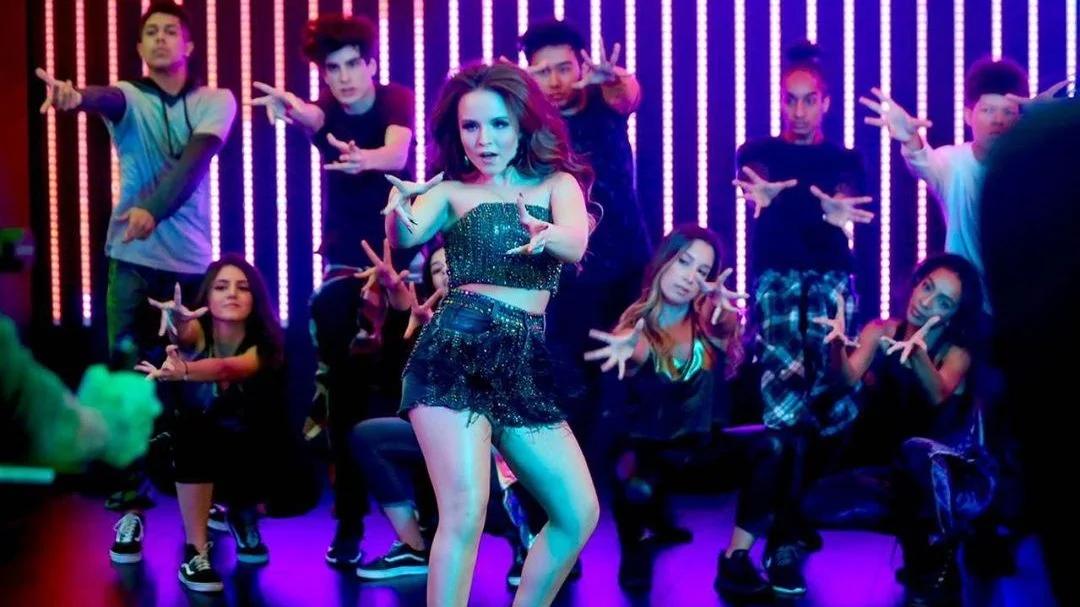Larissa Manoela está ousada no clipe de ‘Hoje a Noite é Nossa’