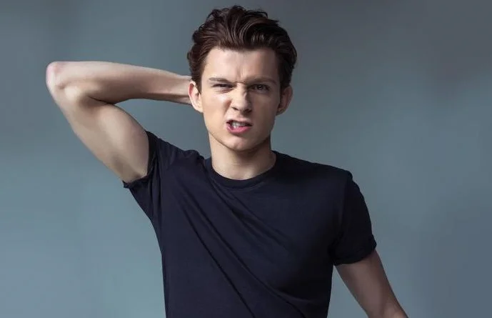Tom Holland pode dar adeus ao Homem-Aranha se não houver acordo entre estúdios
