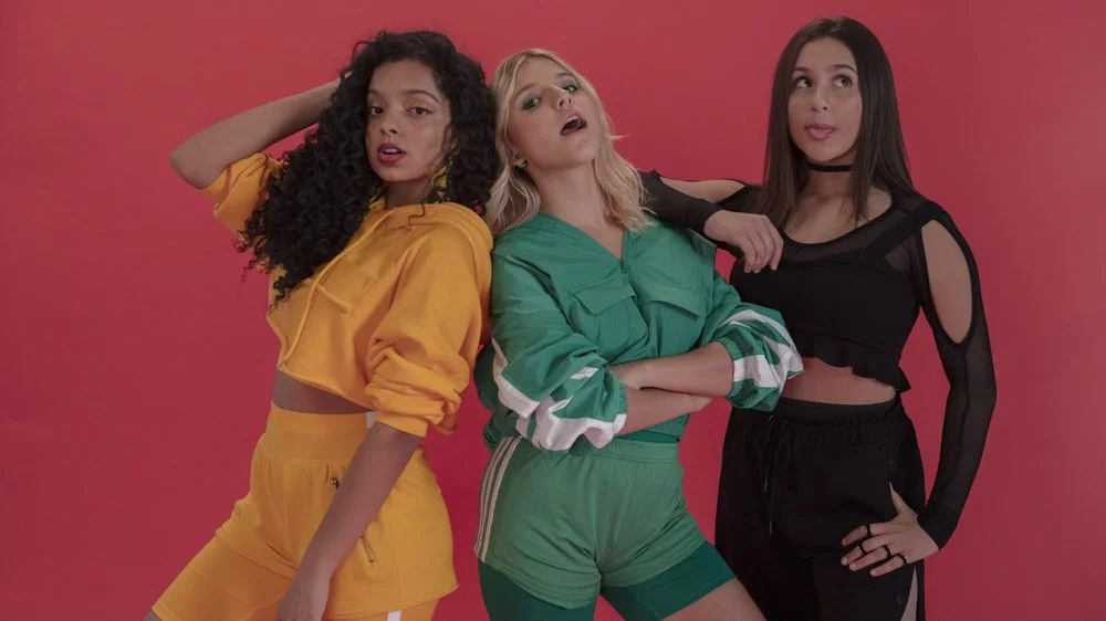 BFF Girls gravam clipe fofo para a trilha sonora de ‘Angry Birds 2’