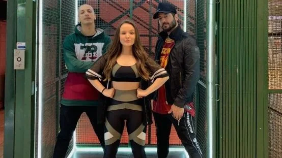 Larissa Manoela grava coreografia de ‘Hoje a Noite É Nossa’ com o FitDance