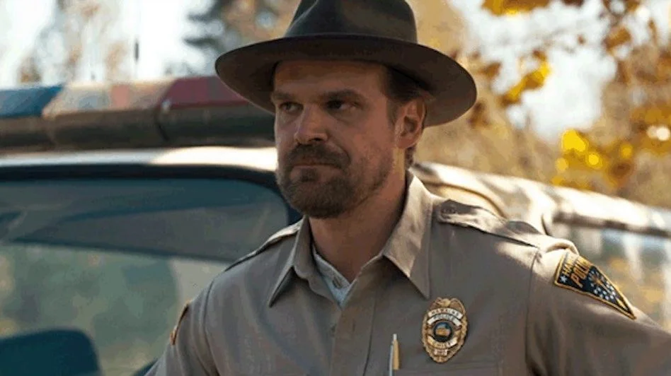 David Harbour voltou a dar pistas sobre ‘Stranger Things’ no Insta!