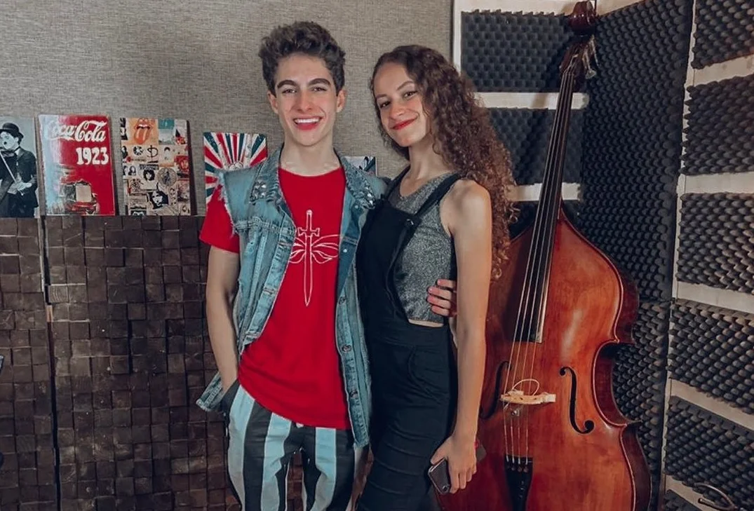 Belli lança cover de “Closer” com participação de Lucas Burgatti!