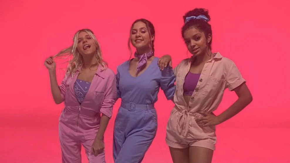 Giulia Nassa dá spoiler de ‘Eu Sou’, próximo clipe das BFF Girls