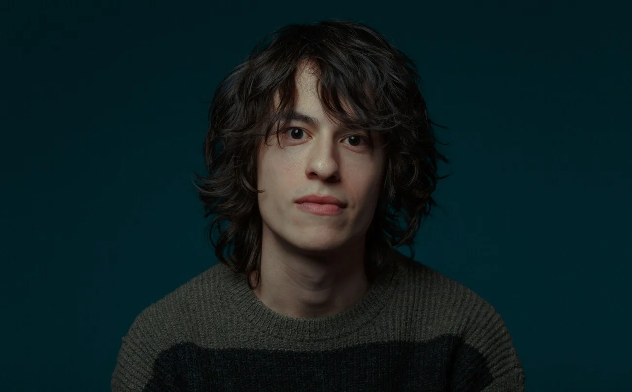 Thalles lança releitura de sua primeira música em show especial