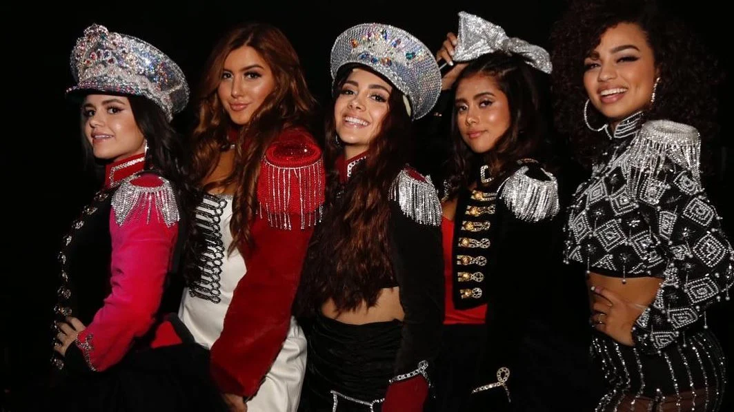 Mesmo não vencendo, V5 arrasa na apresentação final do X-Factor: Celebrity