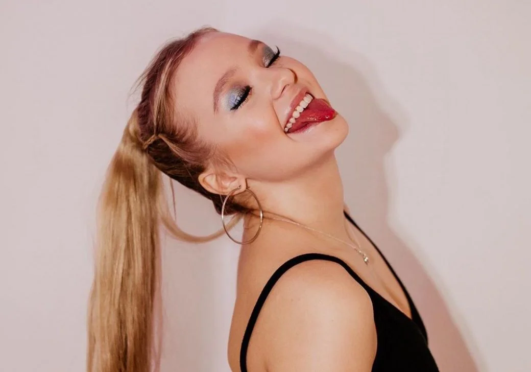 Sofya Plotnikova solta a voz no cover de 'Suddenly', da Ashley Tisdale