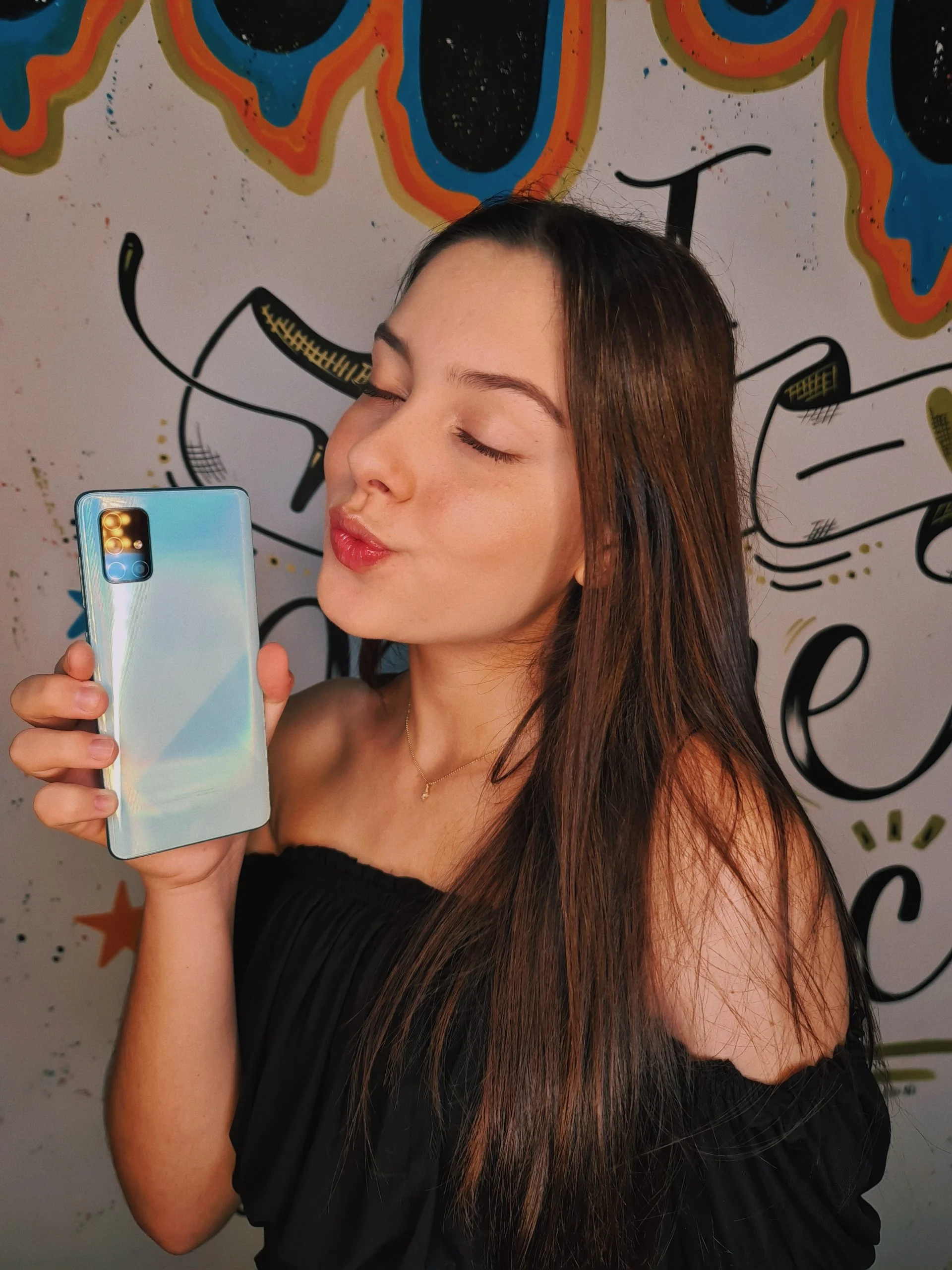 Juju Franco se une a Maisa e Pedro Sampaio no #DesafioAbsurdo do Samsung Galaxy A