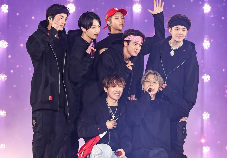 Com imagens do show no Brasil, BTS lança trailer de documentário