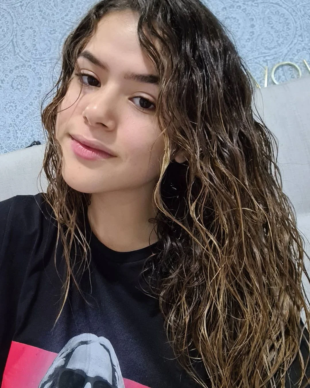 Maisa pede desculpas ao seu cabelo durante transição capilar