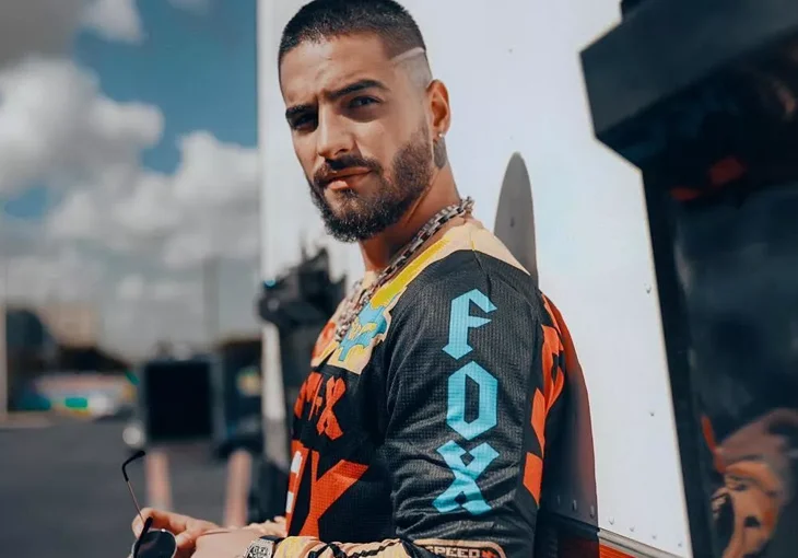 Para conversar com fãs, Maluma divulga seu número de telefone