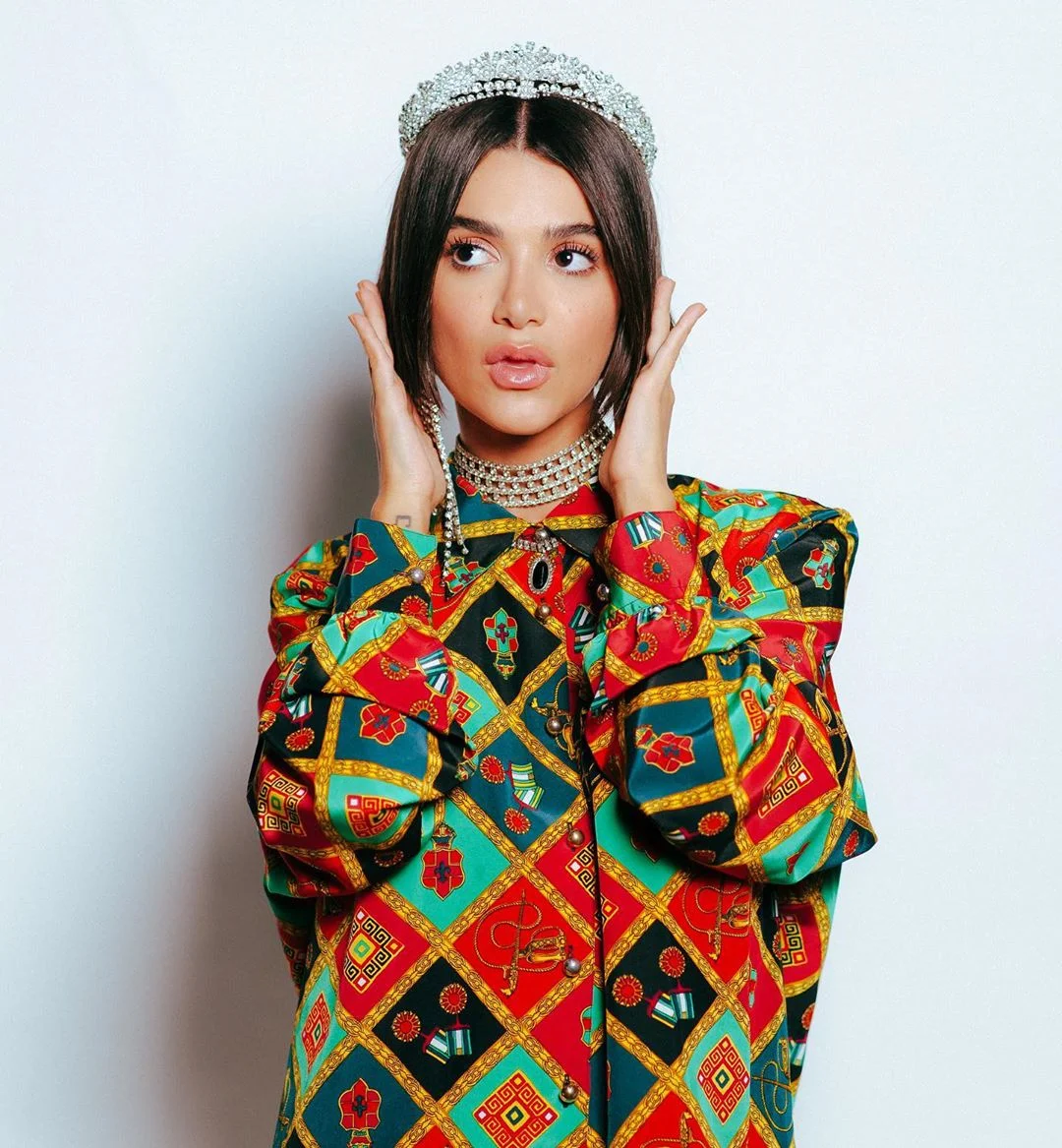 Globo está interessada em produzir a série ‘Garota Errada’ de Manu Gavassi