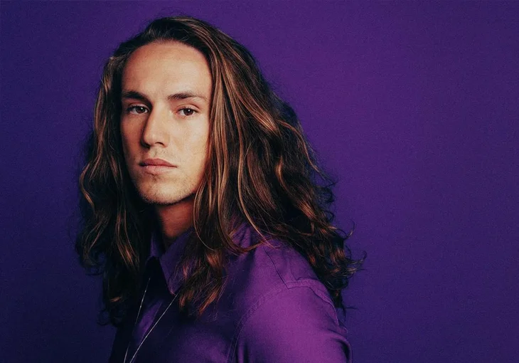 Vem ouvir a nova, e super emocionante, música do Vitor Kley