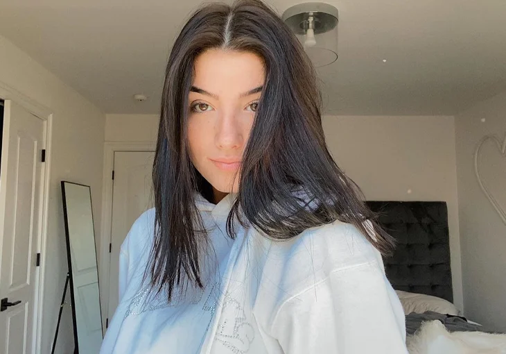 Charli D’Amelio faz alerta sobre novo desafio polêmico do TikTok