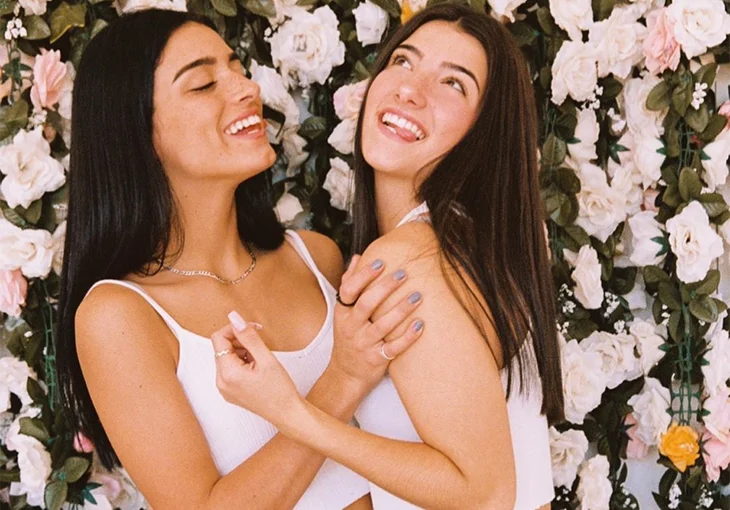 Como a fama afetou a relação como irmãs? Charli e Dixie D’Amelio responderam!