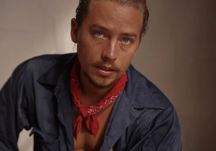 Cole Sprouse conta como o coronavírus vai afetar o retorno das gravações de Riverdale