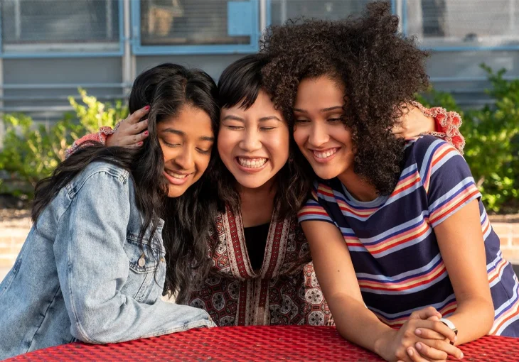 ‘Eu Nunca…’: siga no Instagram o elenco da nova série da Netflix!