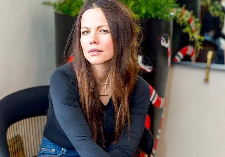 Em desafio do TikTok, Tammin Sursok volta a ser Jenna Marshall, de ‘Pretty Little Liars’!