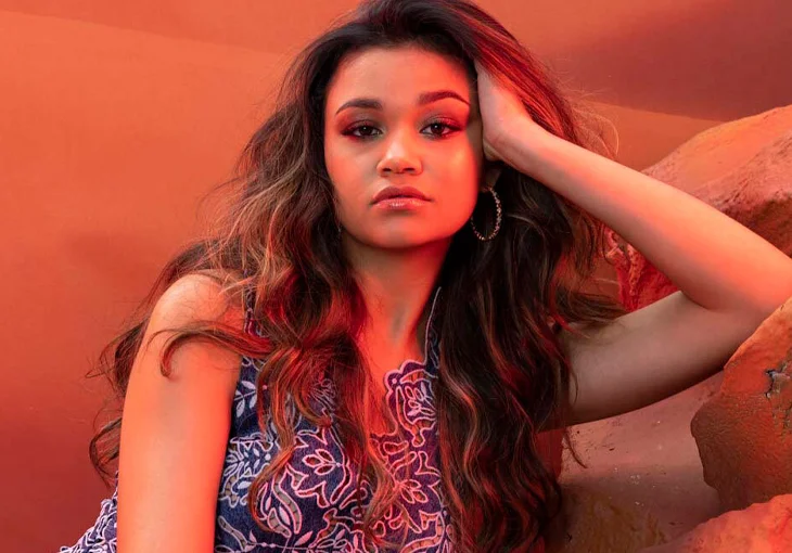 Você sabia que Madison Bailey, de ‘Outer Banks’, também canta? Vem ver alguns covers