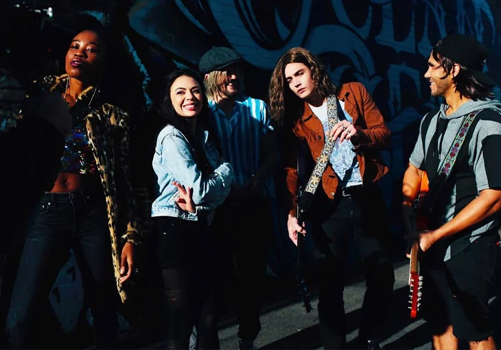 ‘Mighty Oak’: Filme com Janel Parrish, Raven Symoné e outros artistas incríveis, ganha trailer!