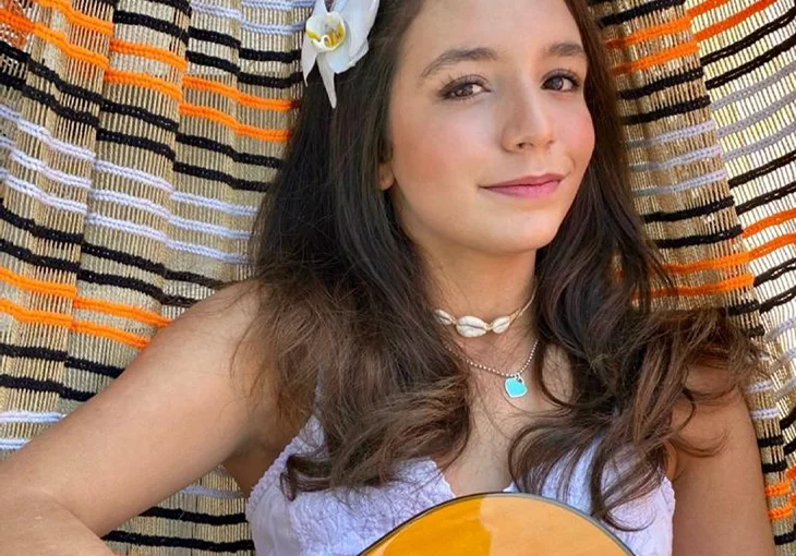 Valentina Oliveira fala sobre ‘Poliana’, carreira na música e mais!