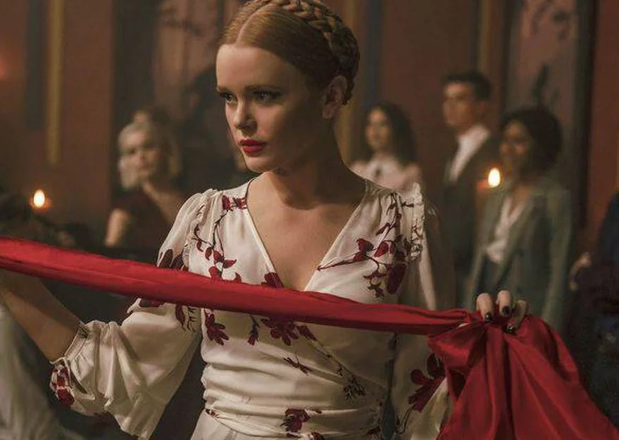 Atriz de ‘Sabrina’ responde em live se gostaria de viver América em ‘A Seleção’