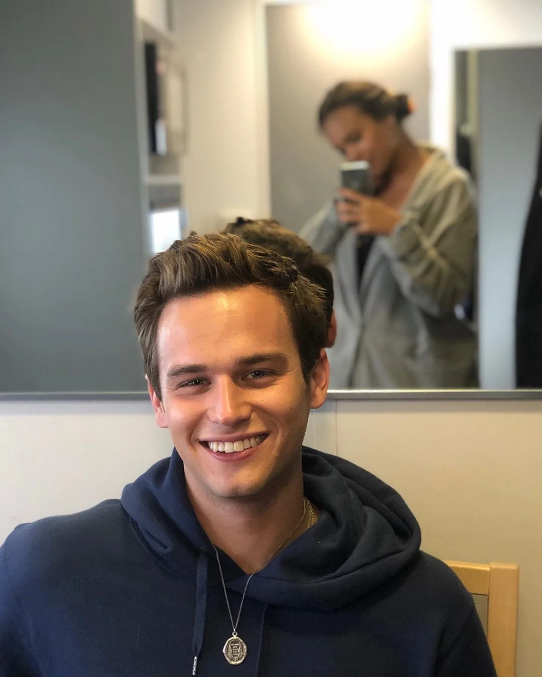 Em novo filme, Brandon Flynn vive um garoto tão lindo que pode matar!