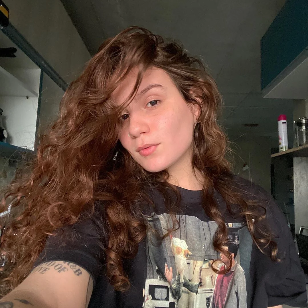 Carol Biazin vai te emocionar com a versão acústica de ‘Talvez’